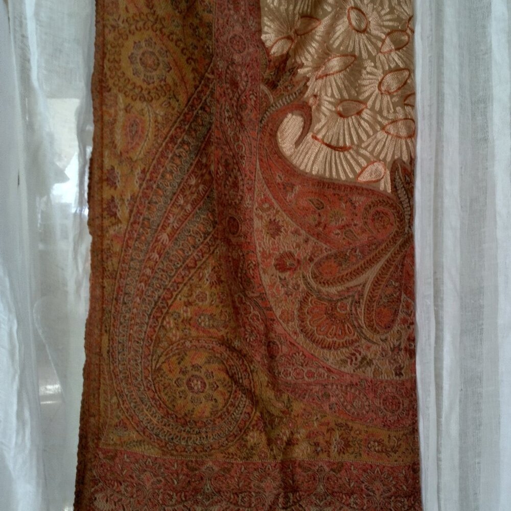 100% wool shawl/wrap, fringe, warm autumn colors, 41" x 72", embroidery, Vintage